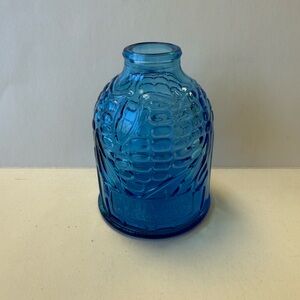 Vintage Wheaton Old Fashion Maize Concoction Cobalt Blue Bottle Corn Cob Design.